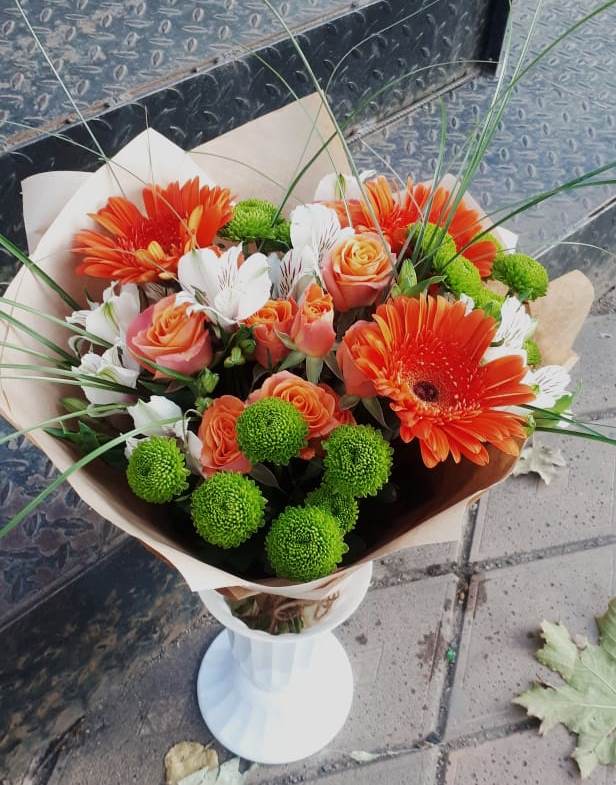 Букет цветов из: Герберы, Хризантемы, Альстромерии и Розы в Новосмолинский