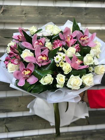Букет цветов из: Розы и Хризантемы в Новосмолинский
