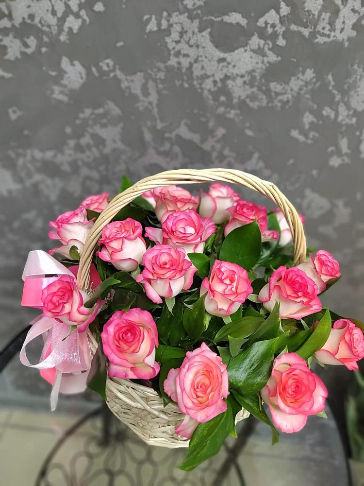 Цветочная композиция из Розы в корзине в Новосмолинский