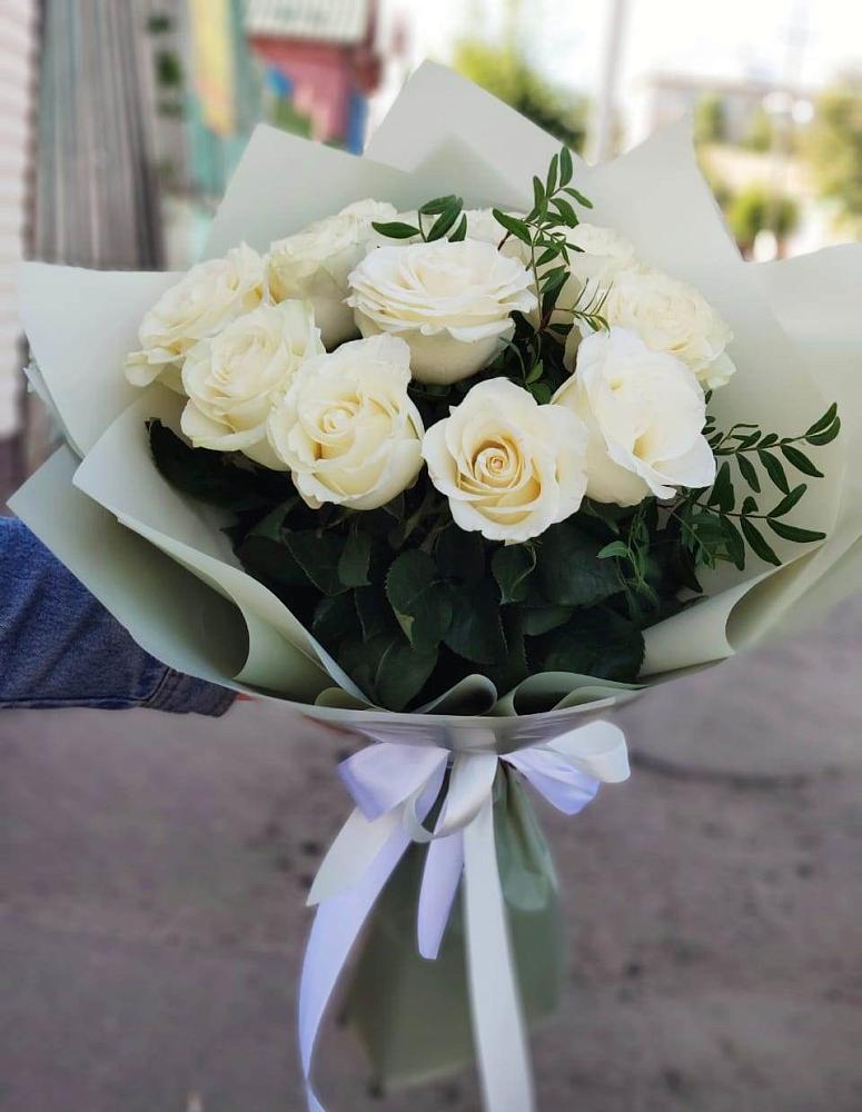 Букет Белые розы Проуд в Новосмолинский