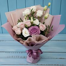 Букет цветов из:  Розы и Лизиантусы в Новосмолинский