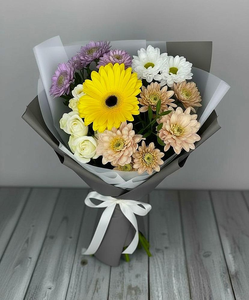 Букет цветов из: Розы, Герберы и Хризантемы в Новосмолинский