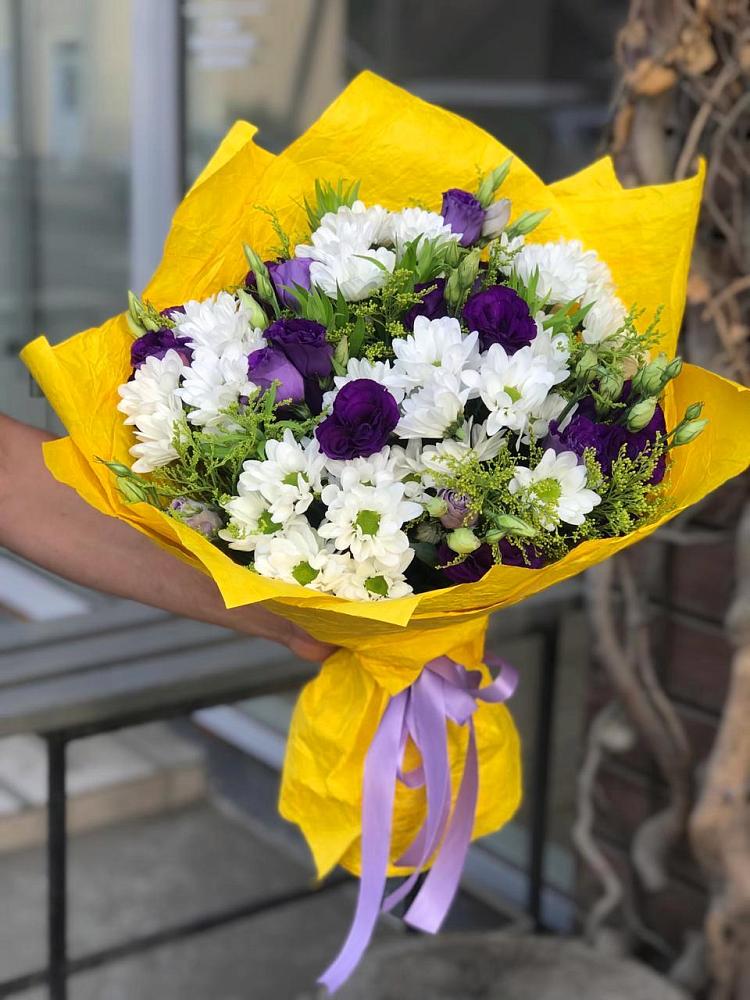 Букет цветов из: Ирисы, Хризантемы и Ромашки в Новосмолинский