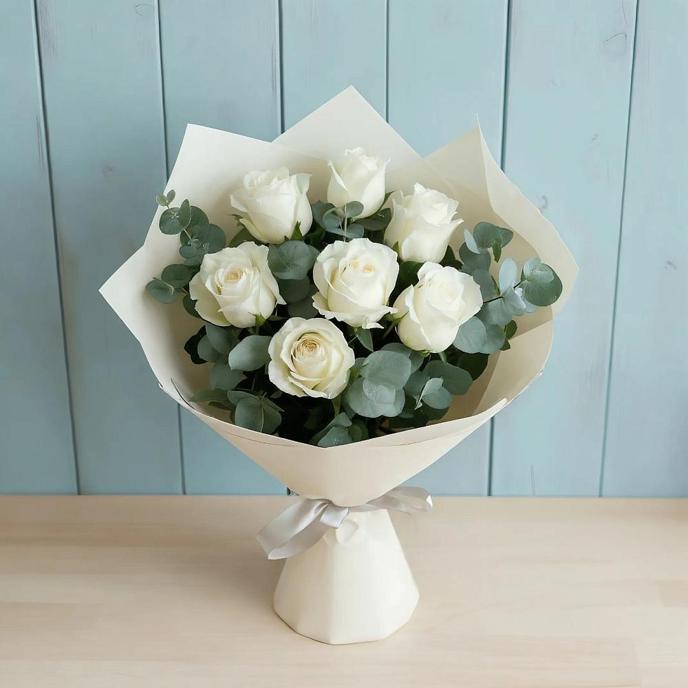 Букет Белые розы в Эвкалипте в Новосмолинский