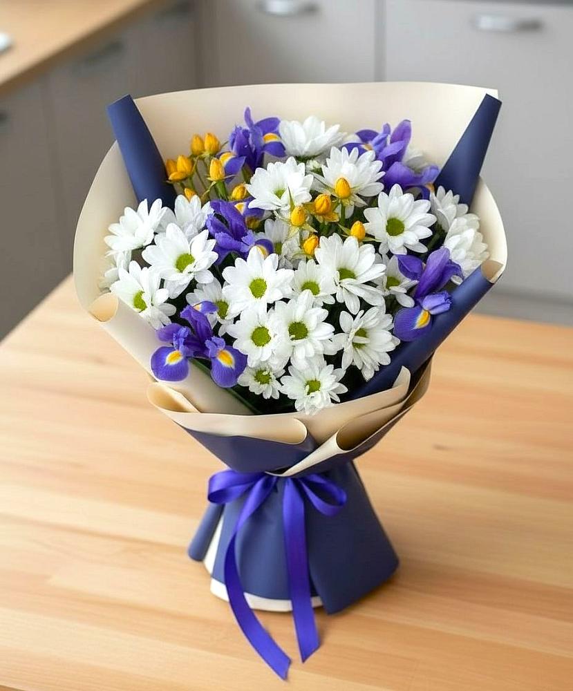 Букет цветов из: Розы, Ирисы и Хризантемы в Новосмолинский