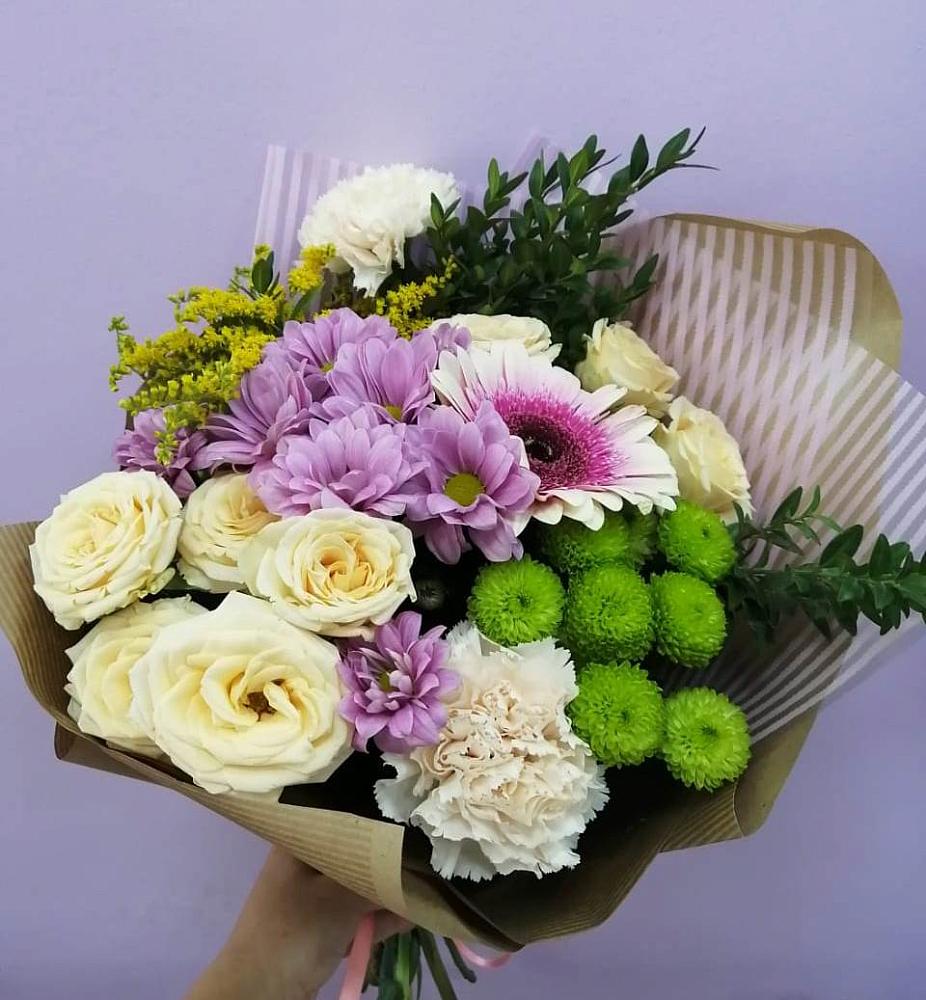 Букет цветов из: Хризантемы, Розы, Гвоздики и Герберы в Новосмолинский