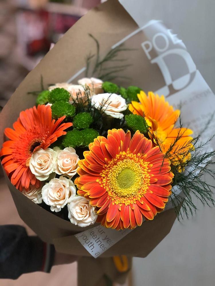 Букет цветов из: Герберы, Хризантемы и Розы в Новосмолинский