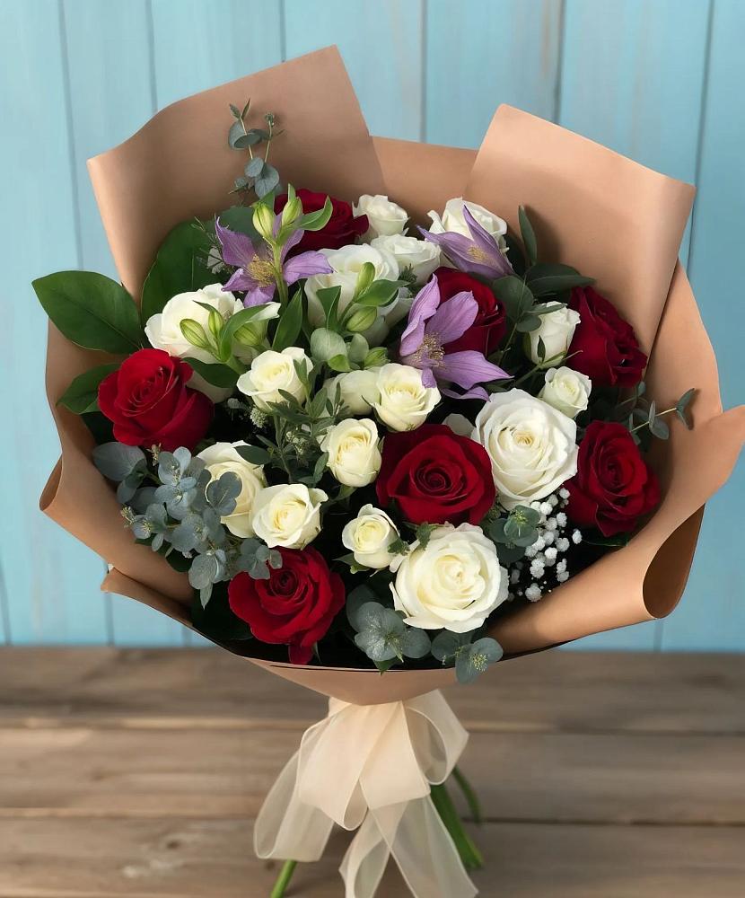 Букет цветов из: Розы и Альстромерии в Новосмолинский