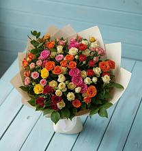 Букет Микс из разноцветных кустовых роз в Новосмолинский